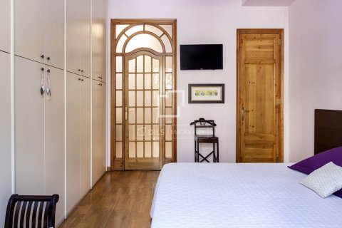 Huoneisto myytävänä Barcelona, Espanja, 3 makuuhuonetta, 137 m2 No. 192741 - kuva 19