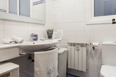 Huoneisto myytävänä Barcelona, Espanja, 3 makuuhuonetta, 137 m2 No. 192741 - kuva 26