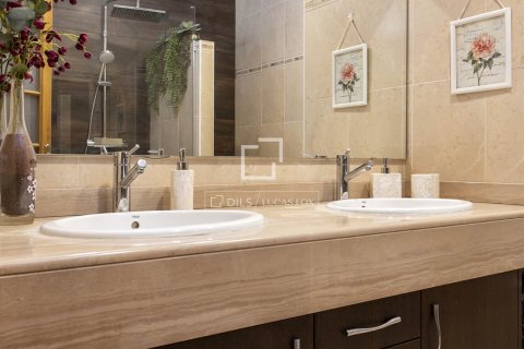 Huoneisto myytävänä Barcelona, Espanja, 3 makuuhuonetta, 137 m2 No. 192741 - kuva 7