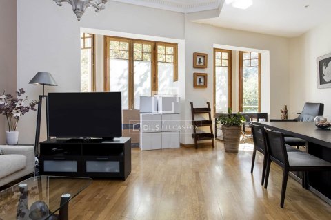 Huoneisto myytävänä Barcelona, Espanja, 3 makuuhuonetta, 137 m2 No. 192741 - kuva 10