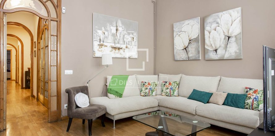 Huoneisto Barcelona, Espanja 3 makuuhuonetta, 137 m2 No. 192741