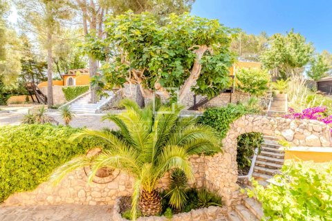 Finca myytävänä Sitges, Barcelona, Espanja, 9 makuuhuonetta, 777 m2 No. 192739 - kuva 13
