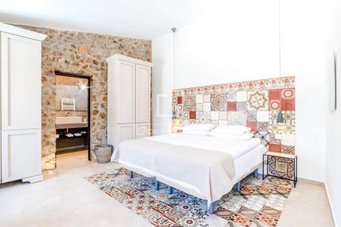 Finca myytävänä Sitges, Barcelona, Espanja, 9 makuuhuonetta, 777 m2 No. 192739 - kuva 24