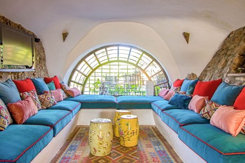 Finca myytävänä Sitges, Barcelona, Espanja, 9 makuuhuonetta, 777 m2 No. 192739 - kuva 8