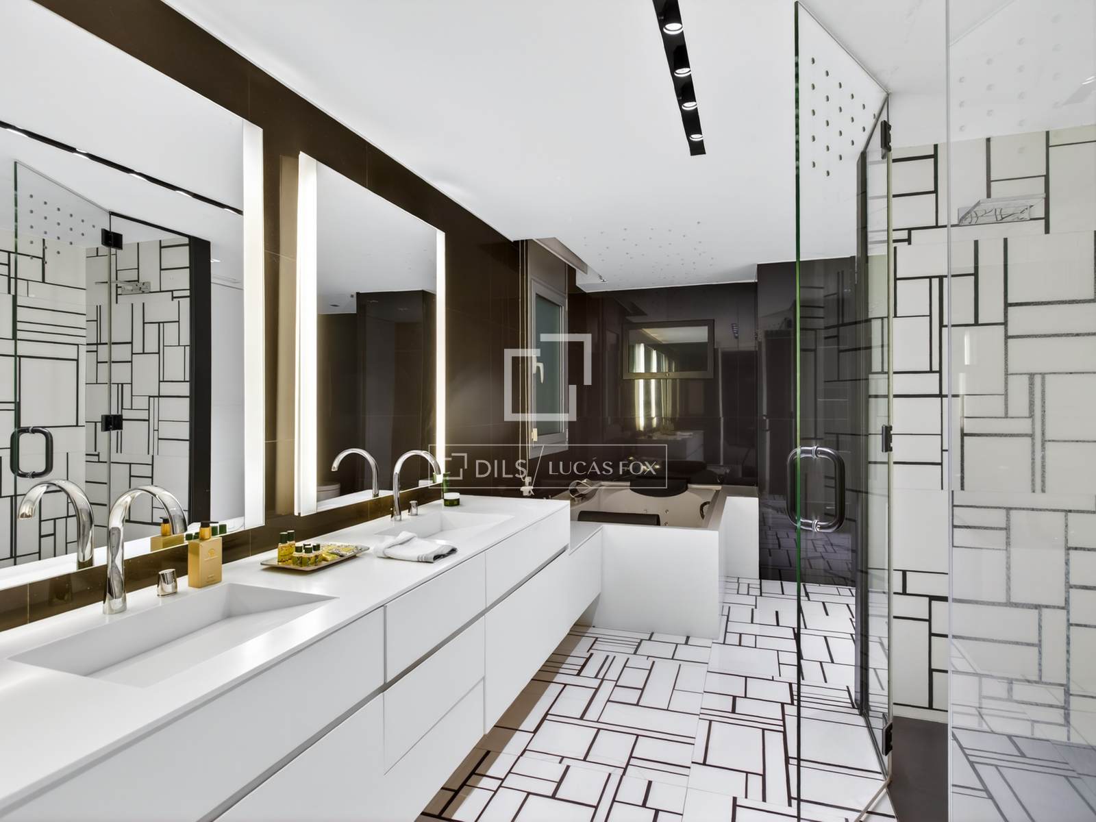Huvila Mataro, Barcelona, Espanja 5 makuuhuonetta, 444 m2 No. 192738