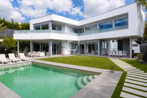 Villa i Mataro, Barcelona, Spanien 5 sovrum, 444 kvm. Nr. 192738