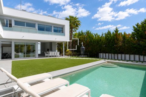 Villa till salu i Mataro, Barcelona, Spanien 5 sovrum, 444 kvm. Nr. 192738 - foto 4