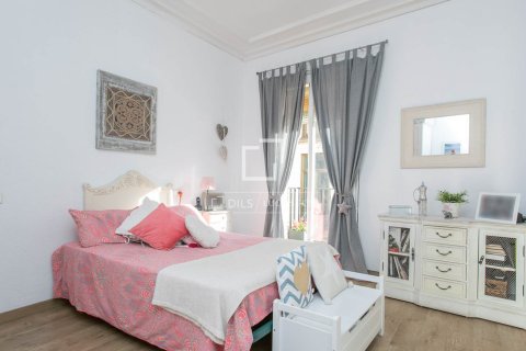 Huoneisto myytävänä Barcelona, Espanja, 3 makuuhuonetta, 85 m2 No. 192740 - kuva 3