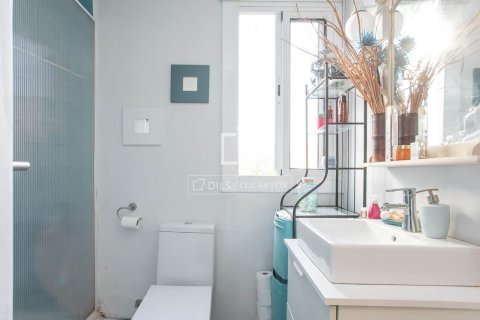 Huoneisto myytävänä Barcelona, Espanja, 3 makuuhuonetta, 85 m2 No. 192740 - kuva 23