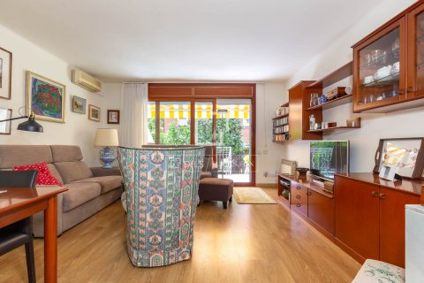 Huvila myytävänä Sant Just Desvern, Barcelona, Espanja, 4 makuuhuonetta, 168 m2 No. 192736 - kuva 3