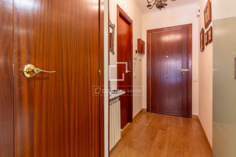 Huvila myytävänä Sant Just Desvern, Barcelona, Espanja, 4 makuuhuonetta, 168 m2 No. 192736 - kuva 17