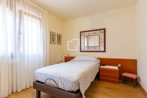 Huvila myytävänä Sant Just Desvern, Barcelona, Espanja, 4 makuuhuonetta, 168 m2 No. 192736 - kuva 21