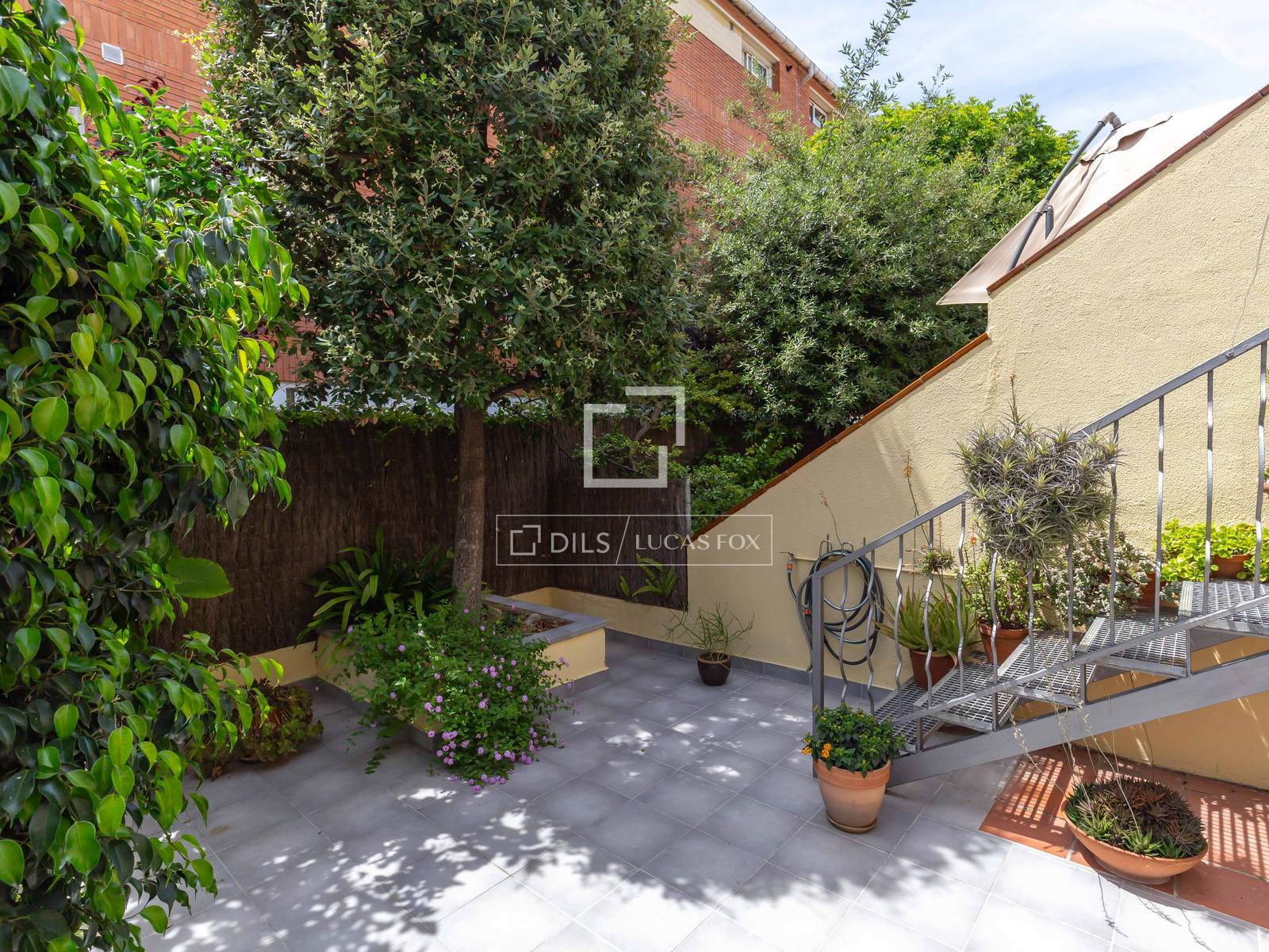 Villa a Sant Just Desvern, Barcelona, Spagna 4 camere da letto, 168 mq. N° 192736