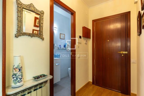 Huvila myytävänä Sant Just Desvern, Barcelona, Espanja, 4 makuuhuonetta, 168 m2 No. 192736 - kuva 18
