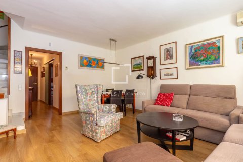 Huvila myytävänä Sant Just Desvern, Barcelona, Espanja, 4 makuuhuonetta, 168 m2 No. 192736 - kuva 13