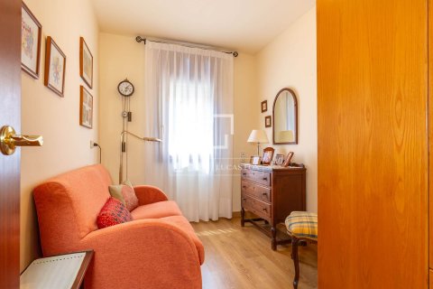 Huvila myytävänä Sant Just Desvern, Barcelona, Espanja, 4 makuuhuonetta, 168 m2 No. 192736 - kuva 25