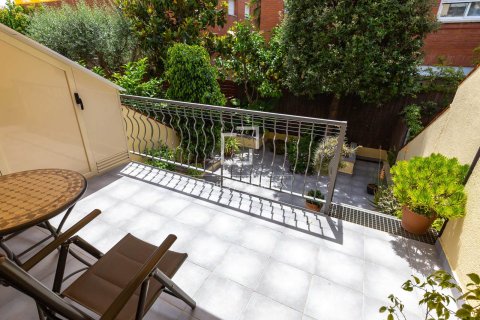 Huvila myytävänä Sant Just Desvern, Barcelona, Espanja, 4 makuuhuonetta, 168 m2 No. 192736 - kuva 7