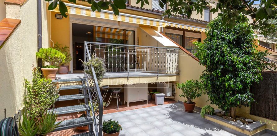 Huvila Sant Just Desvern, Barcelona, Espanja 4 makuuhuonetta, 168 m2 No. 192736