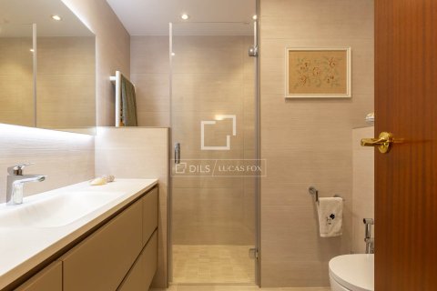 Huvila myytävänä Sant Just Desvern, Barcelona, Espanja, 4 makuuhuonetta, 168 m2 No. 192736 - kuva 23