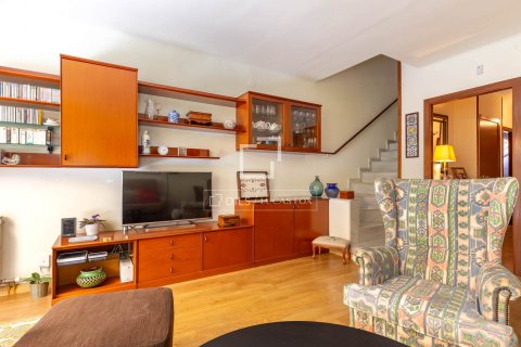 Huvila myytävänä Sant Just Desvern, Barcelona, Espanja, 4 makuuhuonetta, 168 m2 No. 192736 - kuva 11