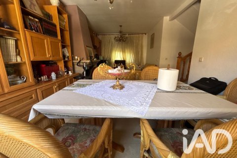 Casa adosada en venta en El Tiemblo, Ávila, España No. 192097 - foto 10