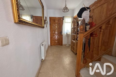 Casa adosada en venta en El Tiemblo, Ávila, España No. 192097 - foto 13