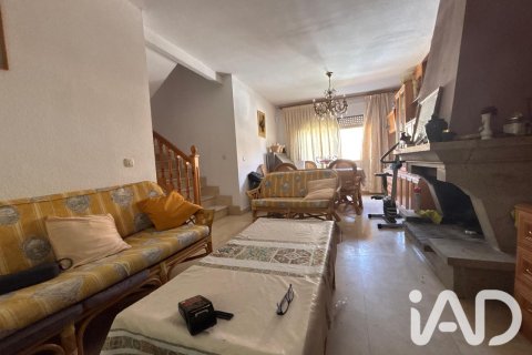 Casa adosada en venta en El Tiemblo, Ávila, España No. 192097 - foto 4