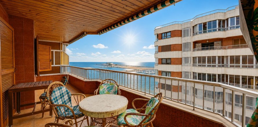 Huoneisto Torrevieja, Alicante, Espanja 100 m2 No. 192259