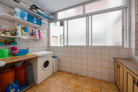 Huoneisto myytävänä Torrevieja, Alicante, Espanja , 100 m2 No. 192259 - kuva 12