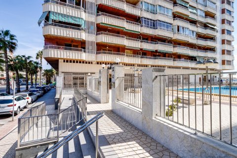 Huoneisto myytävänä Torrevieja, Alicante, Espanja , 100 m2 No. 192259 - kuva 25