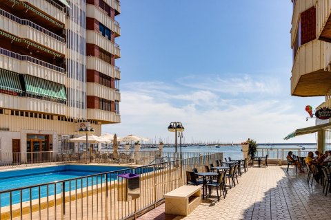 Huoneisto myytävänä Torrevieja, Alicante, Espanja , 100 m2 No. 192259 - kuva 24