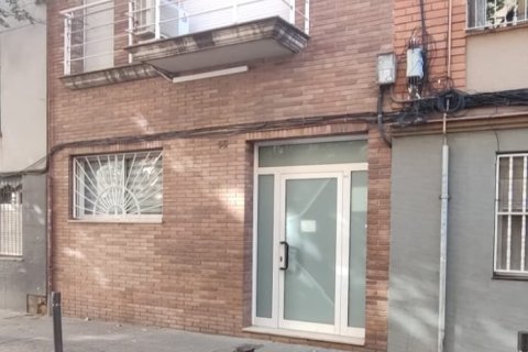 Wohnung zum Verkauf in Barcelona, Spanien 3 Schlafzimmer, 90 m2 Nr. 191335 - Foto 3