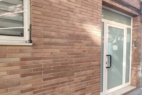 Wohnung zum Verkauf in Barcelona, Spanien 3 Schlafzimmer, 90 m2 Nr. 191335 - Foto 2
