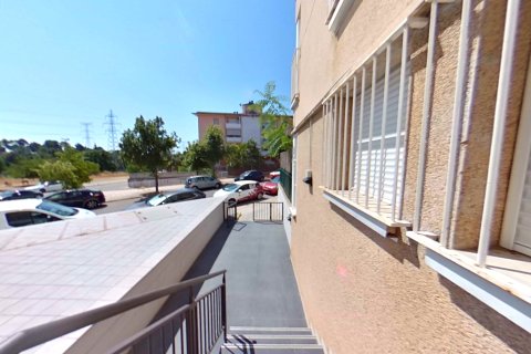 Apartment for sale in Terrassa, Barcelona, Spain 3 bedrooms, 77 sq.m. No. 191337 - photo 19