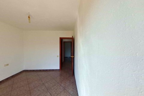 Apartment for sale in Terrassa, Barcelona, Spain 3 bedrooms, 77 sq.m. No. 191337 - photo 9