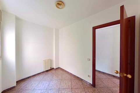 Apartment for sale in Terrassa, Barcelona, Spain 3 bedrooms, 77 sq.m. No. 191337 - photo 15