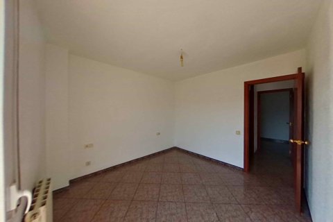 Apartment for sale in Terrassa, Barcelona, Spain 3 bedrooms, 77 sq.m. No. 191337 - photo 14