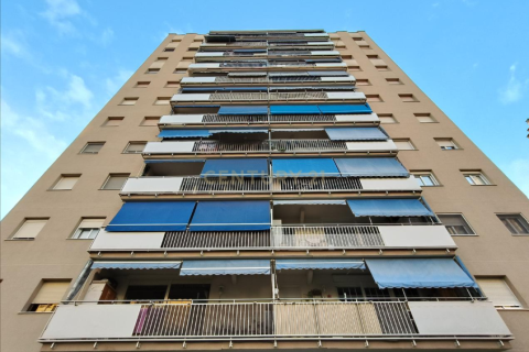 Apartment in Sabadell, Barcelona, Spain 3 bedrooms, 99 sq.m. No. 191119