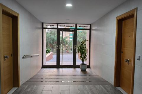 Appartamento in vendita a Sabadell, Barcelona, Spagna 3 camere da letto, 99 mq. N° 191119 - foto 2