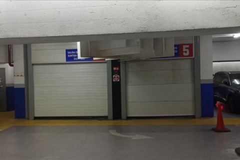 Garage in vendita a Barcelona, Spagna 21 mq. N° 191343 - foto 3