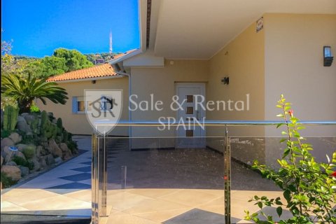 House for sale in Lloret de Mar, Girona, Spain 4 bedrooms, 270 sq.m. No. 166388 - photo 15