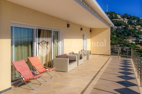 House for sale in Lloret de Mar, Girona, Spain 4 bedrooms, 270 sq.m. No. 166388 - photo 3