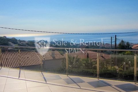 House for sale in Lloret de Mar, Girona, Spain 4 bedrooms, 270 sq.m. No. 166388 - photo 5