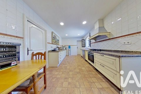 Dom w Santa Pola, Alicante, Hiszpania 5 sypialni, 408 mkw. nr 152860 – zdjęcie 18