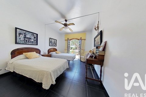 Dom w Santa Pola, Alicante, Hiszpania 5 sypialni, 408 mkw. nr 152860 – zdjęcie 28