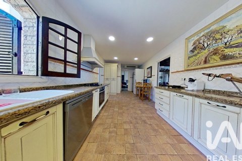 Dom w Santa Pola, Alicante, Hiszpania 5 sypialni, 408 mkw. nr 152860 – zdjęcie 17