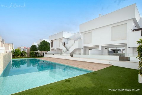 Apartament w Pilar de la Horadada, Alicante, Hiszpania 2 sypialnie, 73 mkw. nr 181837