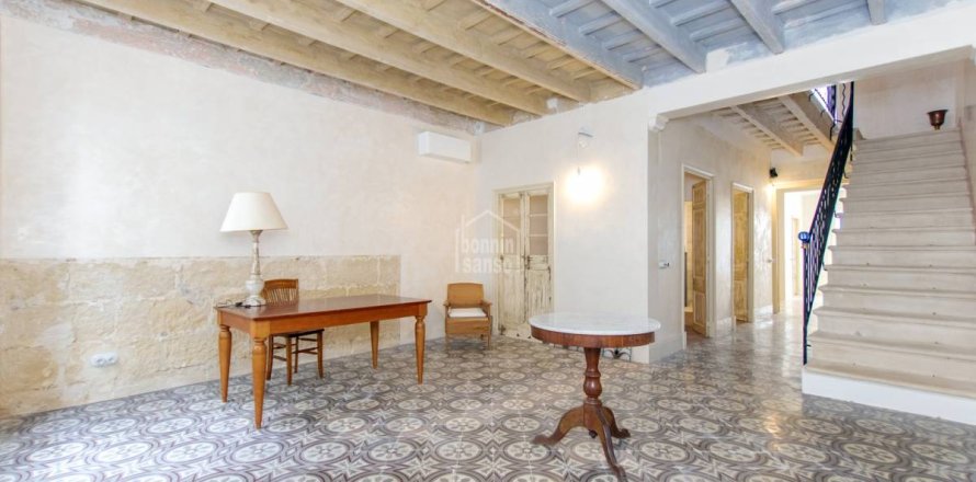 Radhus i Mahon, Menorca, Spanien 4 sovrum, 224 kvm. Nr. 99740