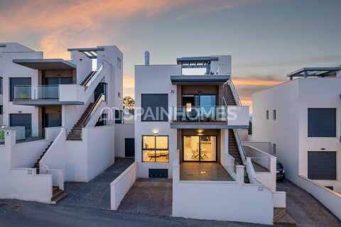 Apartment à San Miguel de Salinas, Alicante, Espagne 2 chambres, 92 m2 No. 104618
