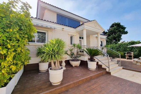 Продажа виллы в Ла Мата, Аликанте, Испания 5 спален, 469м2 №192299 - фото 2